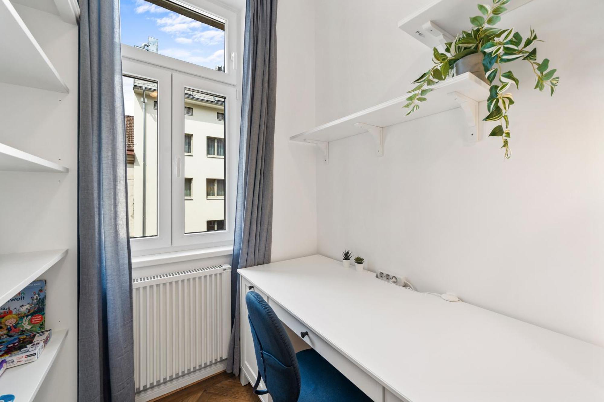 Bright And Quiet Apartments, Just 10 Minutes To U4, U6 And Schoenbrunn Palace Appartamento